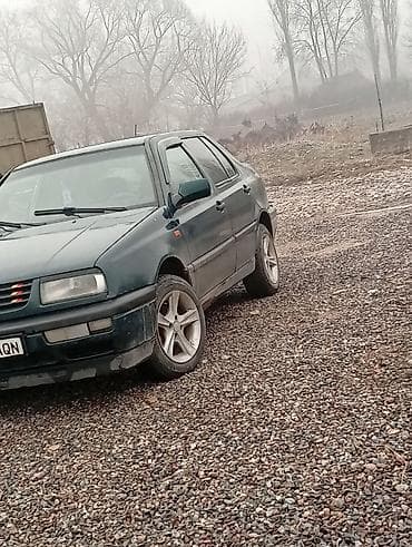 Volkswagen: Volkswagen Vento: 1995 г., 1.8 л, Механика, Бензин, Седан — 1