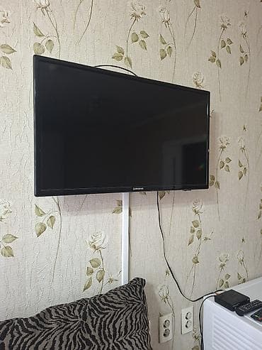 ТВ и видео: Телевизор Samsung, диагональ 32-33" (73×43 см). Плоская панель с — 1