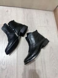 Прокат одежды: Женские кожаные ботинки челси в черном цвете. Особенности: - Верх из — 3