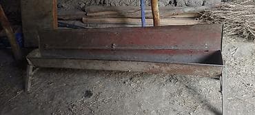 Животные: Кормушка для скота (металлическая, на ножках) - Материал: сталь — 3