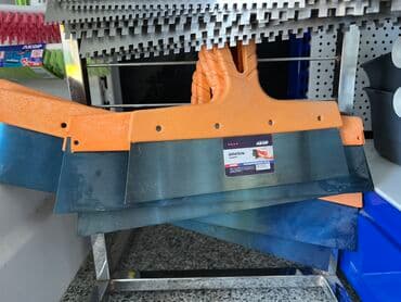 продаю шповник: Шпатель "АКОР" с лезвием из нержавеющей стали и удобной пластиковой — 1