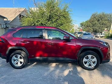 Toyota RAV4: 2019 г., 2.5 л, Автомат, Гибрид, Внедорожник — 2
