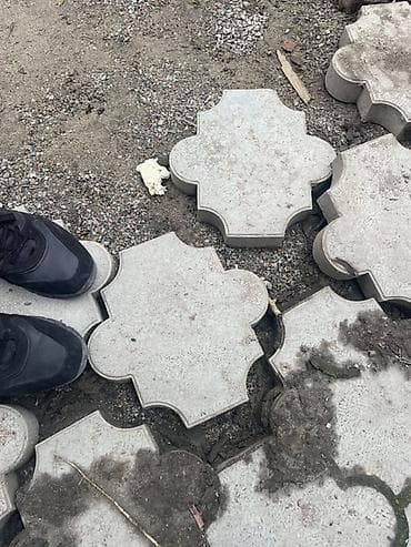 прайс лист на бетонные работы 2022: Тротуарная плитка «Четырёхлистник» (фигурная) 1 шт 25 сом Состоянии — 4