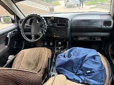 e klass: Volkswagen Golf: 1995 г., 2 л, Механика, Бензин, Хэтчбэк — 8