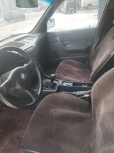 бев 34: BMW 5 series: 1992 г., 2 л, Механика, Бензин, Седан — 4