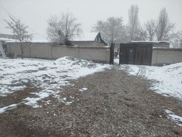 Үйлөрдү сатуу: Времянка, 90 м², 3 бөлмө, Менчик ээси, Эски ремонт — 1