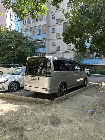 вид машина: Honda Stepwgn: 2005 г., 2 л, Газ, Минивэн — 8