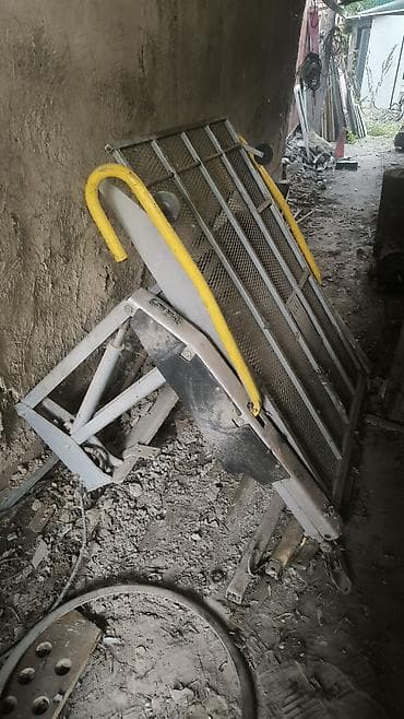 Авто тейлөө жабдуулары: Гидравлическая погрузочная платформа (подъёмный стол/бортовой — 2