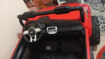 джинсы костюм: Детский электрокар, Новый — 1