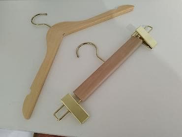Срочно продается деревянные вешалки для одежды! Вверх 95шт, для брюк