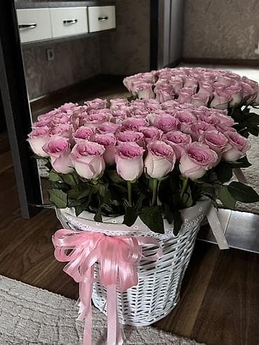 цветы и букеты: Корзина с розовыми розами — 1