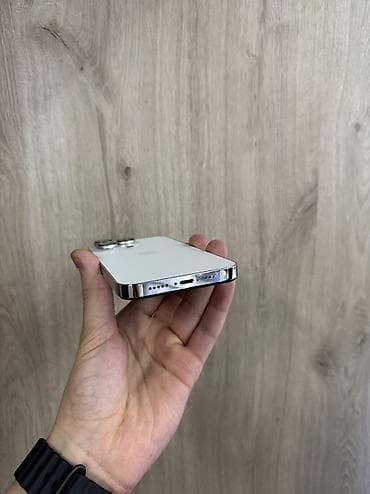 macbook 14 pro: IPhone 13 Pro, Б/у, 256 ГБ, Белый, 75 % — 3