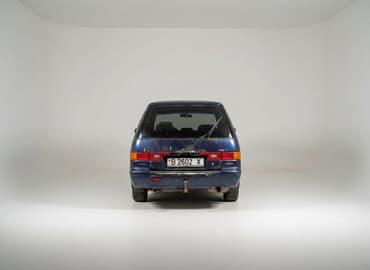 Nissan Prairie: 1989 г., 2 л, Механика, Бензин, Минивэн