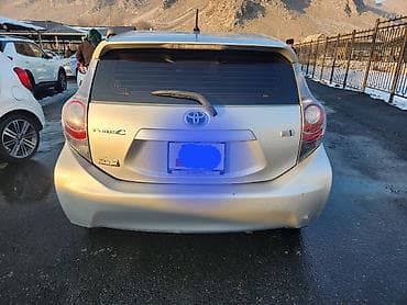 lada 2105: Toyota Prius: 2012 г., 1.5 л, Вариатор, Гибрид, Хетчбек — 2