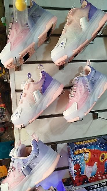 sb dunk: Кроссовки-ролики детские со светящейся подошвой размери 29-31-32-33 - — 2