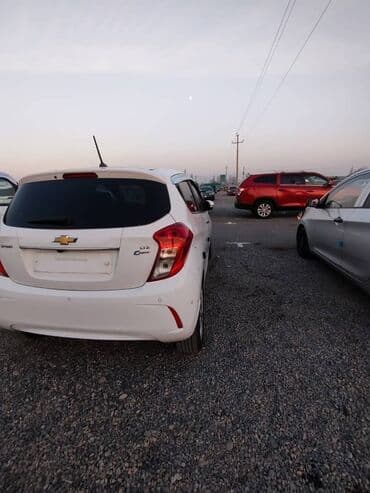 купить шины в бишкеке бу: Chevrolet Spark: 2016 г., 1 л, Автомат, Бензиновая, Хэтчбэк — 2