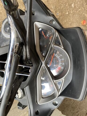 Скутеры: Скутер/максискутер спортивного стиля - Агрессивный дизайн передней — 4