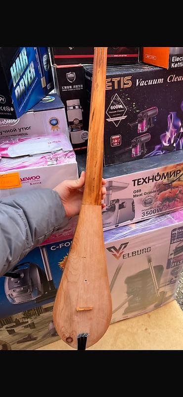 Комузы: Оруктон чабылган комуздар сатылат — 2