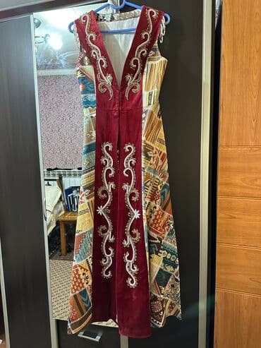 прокат карнавальных костюмов в бишкеке бишкек: Продается камзол со вшитыми узорами ручной работы. Одевала 1 раз на — 2