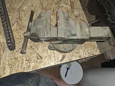 Окна и комплектующие: Тиски слесарные поворотные тяжелые состояние очень хорошое, ещё — 2