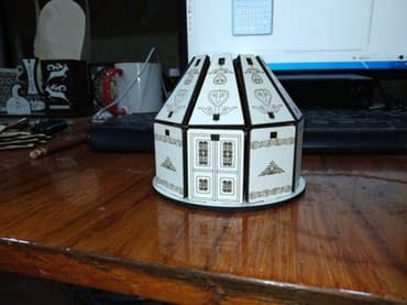 набор фишек для покера: Боз Уй, шкатулка из дерева, фанеры — 1