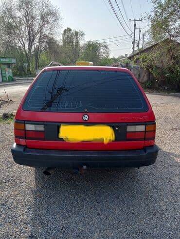 Volkswagen Passat: 1992 г., 1.8 л, Механика, Бензин, Универсал