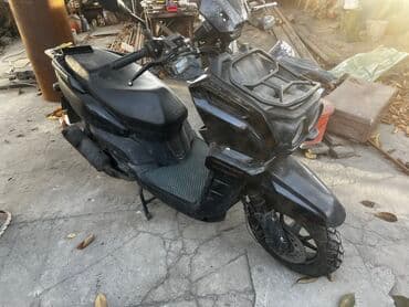 дождевик для скутер: Скутер/мопед городской, черный цвет, с внедорожным уклоном. Основные — 3