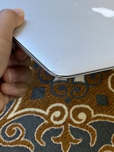 Компьютеры, ноутбуки и планшеты: Apple MacBook Air 13" Характеристики Диагональ экрана 13 Клавиатура — 4