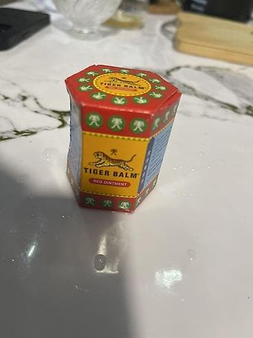 вазелин барои сина: Tiger Balm — знаменитая мазь в шестигранной баночке. В наличии два — 2