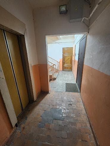 3: 3 комнаты, 70 м², 106 серия, 1 этаж, Требуется ремонт — 3