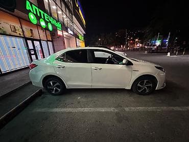 эшаки: Toyota Corolla: 2018 г., 1.8 л, Гибрид, Седан — 3