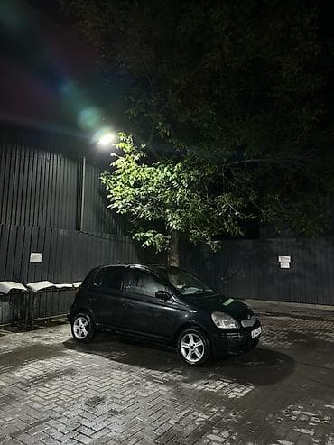 Toyota: Toyota Yaris: 2004 г., 1 л, Робот, Бензин, Хэтчбэк — 1