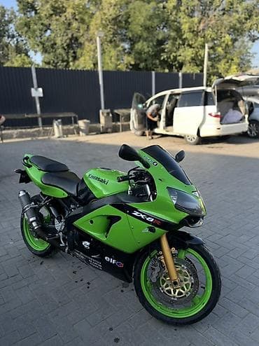 700: Спортбайк Kawasaki, 700 куб. см, Бензин, Взрослый, Б/у — 1