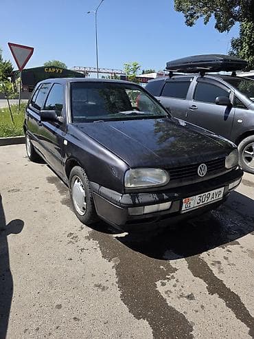 Volkswagen Golf: 1992 г., 1.8 л, Механика, Бензин, Хэтчбэк
