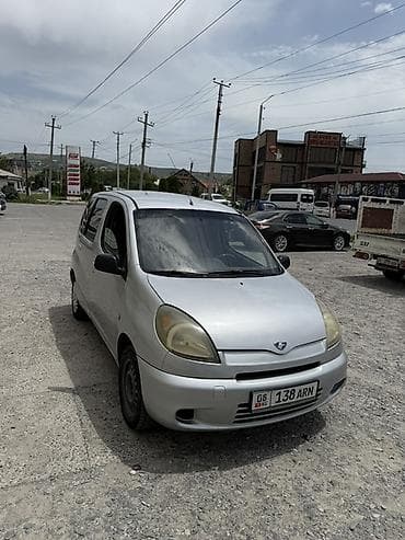бар авто: Toyota Yaris Verso: 2000 г., 1.5 л, Кол менен иштөөчү, Бензин, Вэн/Минивэн — 2