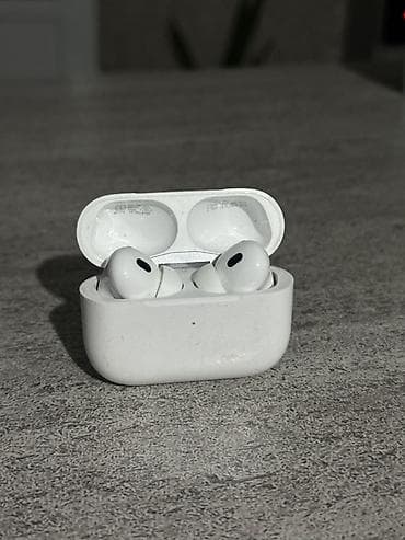 12 iphone mini: Беспроводные наушники-вкладыши с зарядным кейсом (белые). - — 1