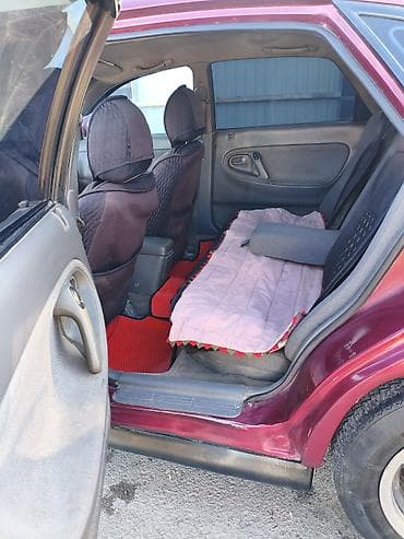 Mazda 626: 1993 г., 2 л, Механика, Бензин, Хэтчбэк — 6