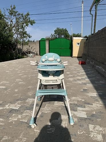 продам стульчик для кормления: Детский стульчик для кормления 2в-1 (голубой/белый) - Высокий стул с — 1