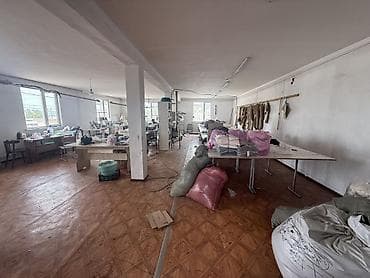 Аренда коммерческой недвижимости: Сдается в аренду просторное помещение на втором этаже над — 3