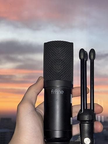 Конденсаторный студийный микрофон Fifine T 732 с настольной треногой