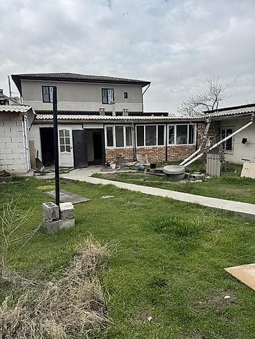 сто балыкчы: Дом с участком и большим крытым навесом - Кирпичный дом за высоким — 4