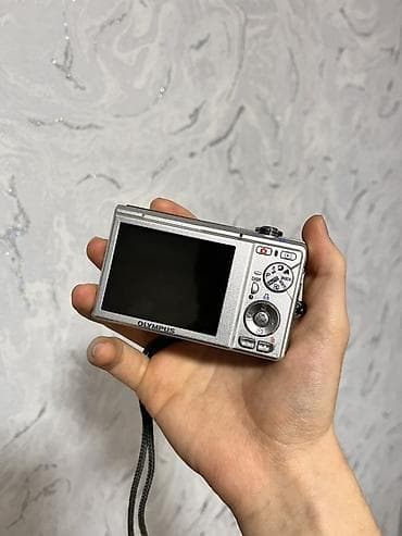 cd changer: Комплект компактных цифровых фотоаппаратов (4 шт.): 1) Canon Digital — 8