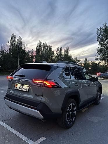 выхлоп легаси: Toyota RAV4: 2022 г., 2.5 л, Автомат, Дизель, Кроссовер — 2