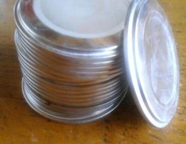 принимаем яйца: Продаю разное 1) крышки для консервирования. Осталось 200 штук. Цена- — 1