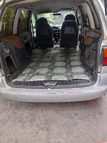 Унаа сатуу: Volkswagen Sharan: 1996 г., 2 л, Кол менен иштөөчү, Бензин, Вэн/Минивэн — 4