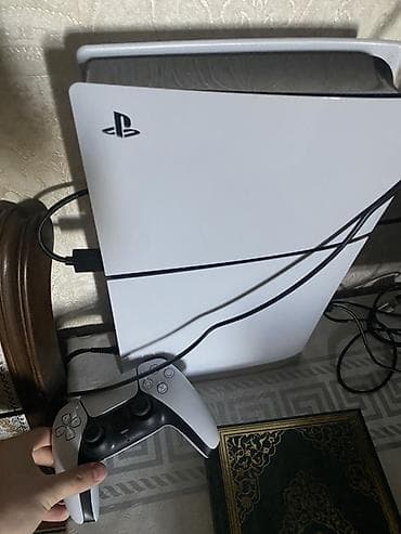 pes 4: PlayStation 5 (модель с дисководом) Имеется подписка на год до конца — 4