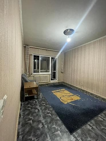 квартира с балконом: Комната с балконом в квартире - Светлая комната прямоугольной — 1