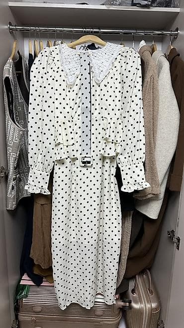 Платье в горошек с ремнем и кружевным воротником - Цвет: молочный фон