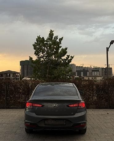 byd e9: Hyundai Elantra: 2018 г., 1.6 л, Автомат, Бензин, Седан — 5