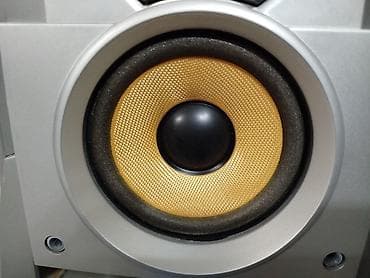 Продаю недорого редкий модель THOMSON Twin Woofer музыкальный центр
